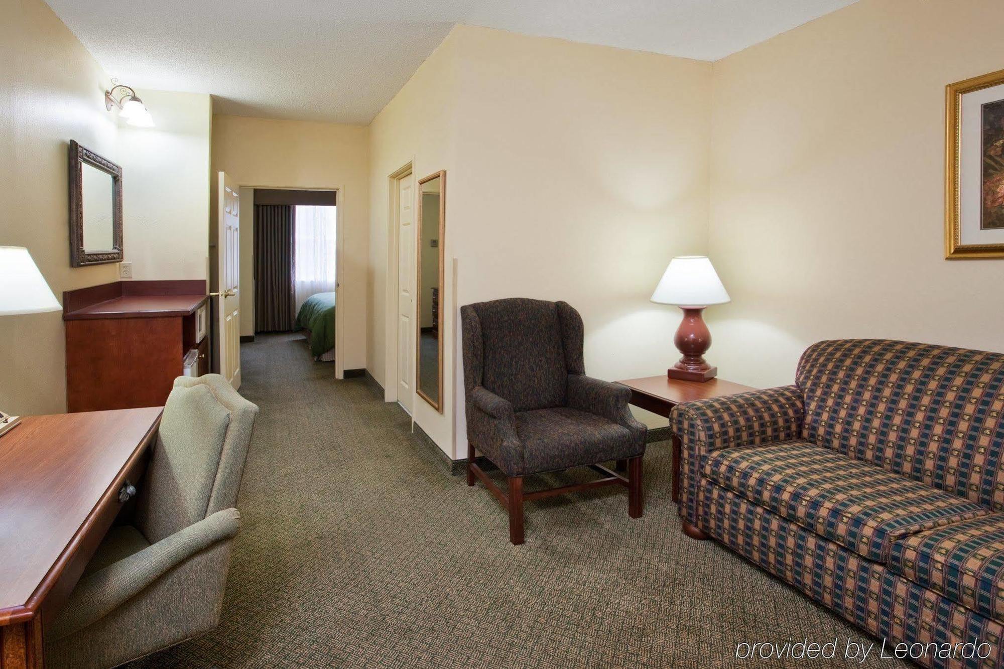 Comfort Inn & Suites Cartersville - Emerson Lake Point Room photo